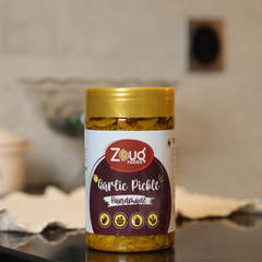 ZouqFoods Garlic Pickle in Mustard Oil – 800g Pack | Authentic Lehsan Achar with Desi Taste